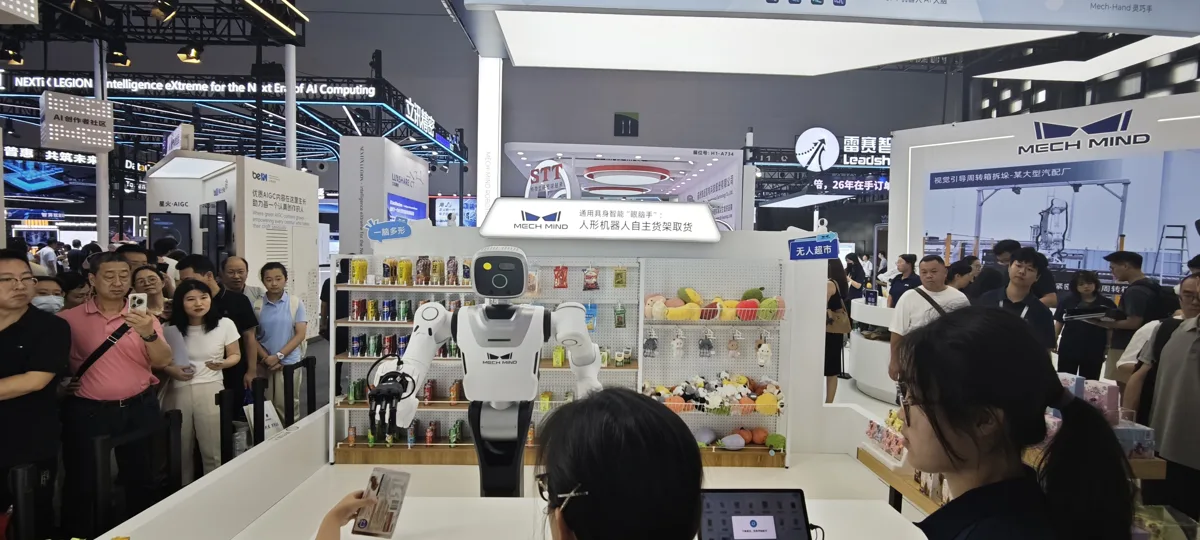 MECH MIND Humanoid Robot Autonomous Shelf Retrieval