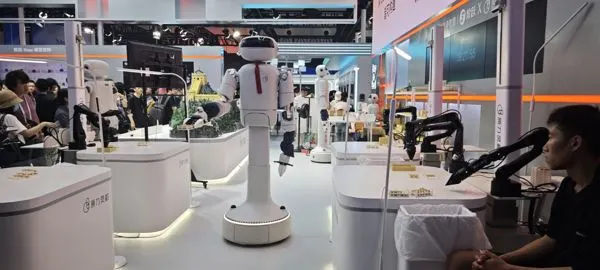 Yuanli Lingji Wheeled Robot with Arm