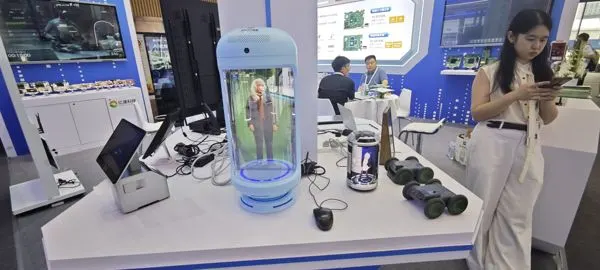 亿晨科技全息投影展示装置