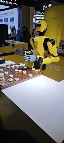 DEXFORCE Wheeled-Half Robot with Manipulator