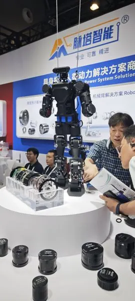 Paita Intelligent Wheeled-Half Humanoid Robot