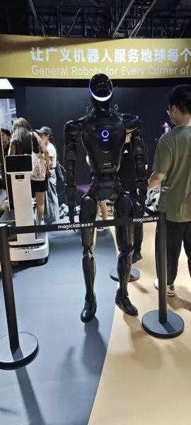 MagicLeap 人形机器人