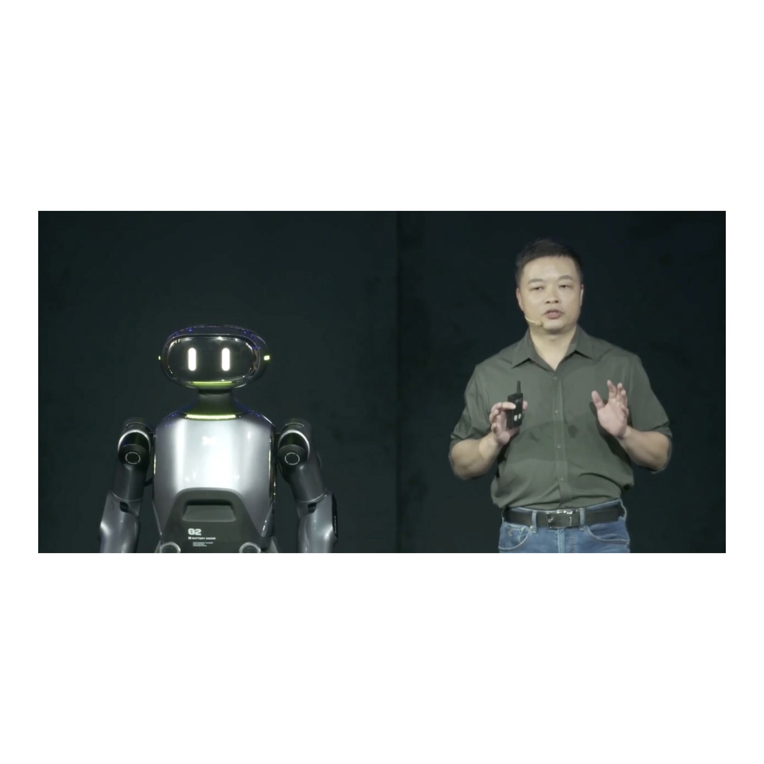 小鹏 PX5 人形机器人