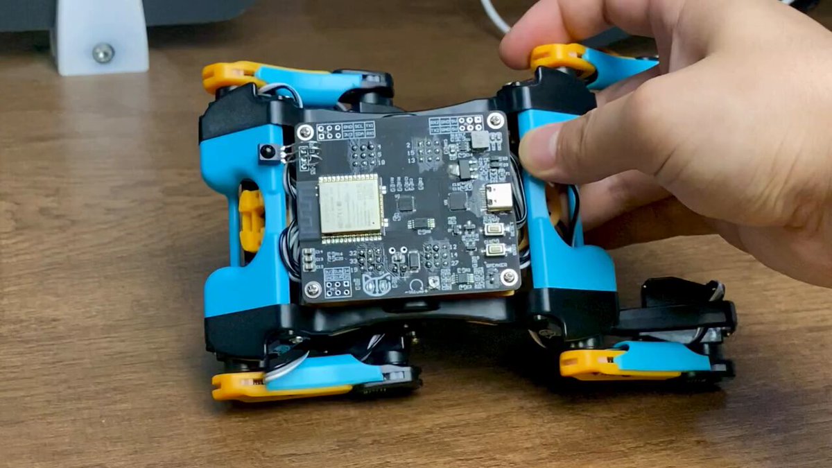 Petoi BiBoard: ESP32 brain for robot dogs