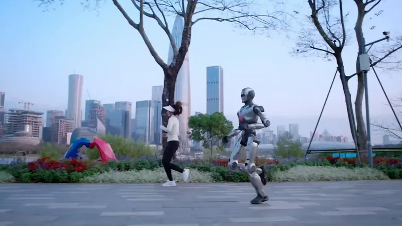 Shenzhen humanoid robot runs 200m in one minute