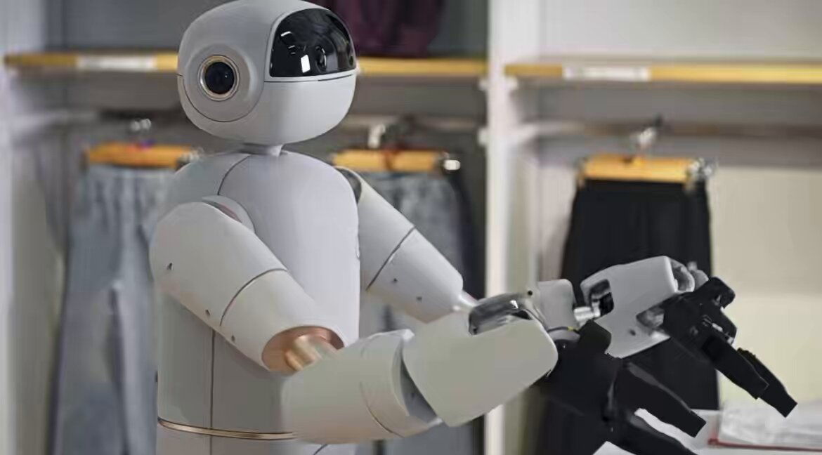 Dexmal's wheeled humanoid Apex folding clothes + assisting payments