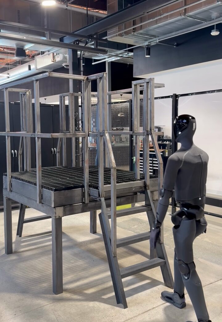 F.03 Humanoid Climbing Stairs