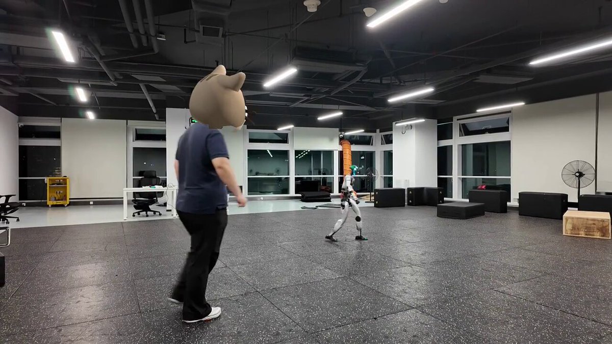 NUS PhD Demo: Humanoid Autonomously Avoiding People in Real Time