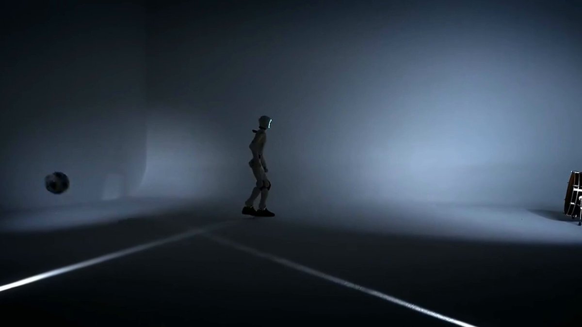 PHYBOT: robot soccer as a full-contact locomotion test