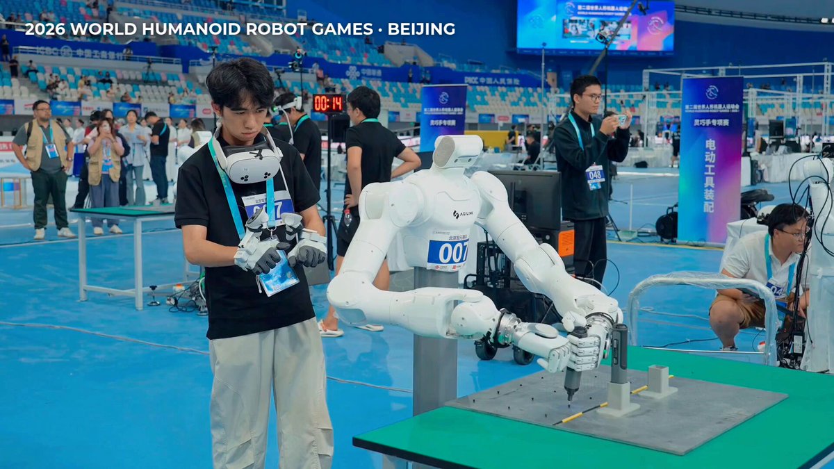 MANUS teleop gloves help AGIBOT win 18 golds