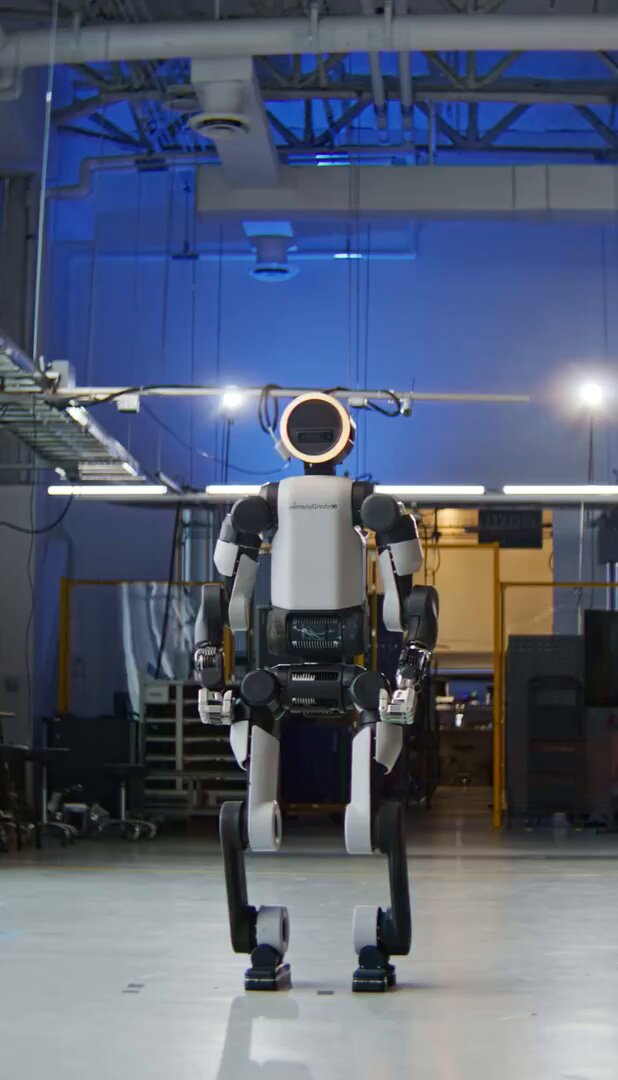 Boston Dynamics Robot Holds 10-Second Handstand, Then Stands Up Cleanly