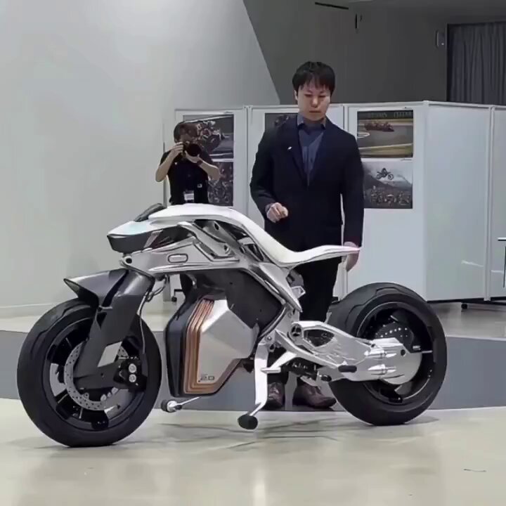 Yamaha MOTOROiD 2 self-balancing motorcycle