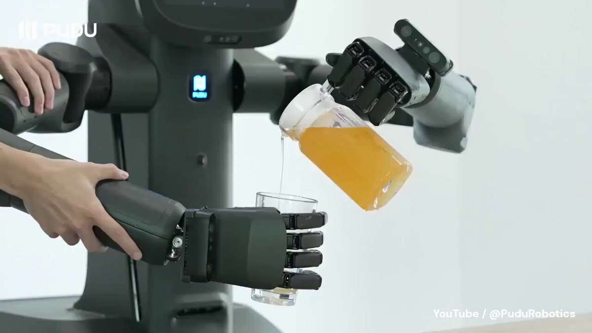 Dual-arm robot achieves precision pouring under external disturbance