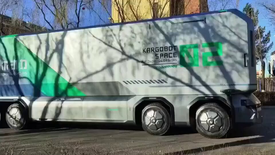 China Launches Fully Autonomous Semi-Truck