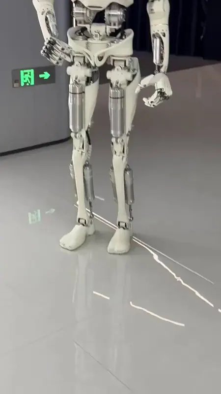 XPeng Humanoid Robot Hosts HQ Walkthrough