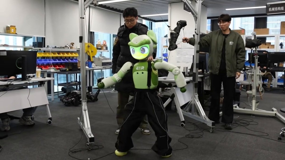 AI Q: The Emotional Humanoid Robot with a Soul